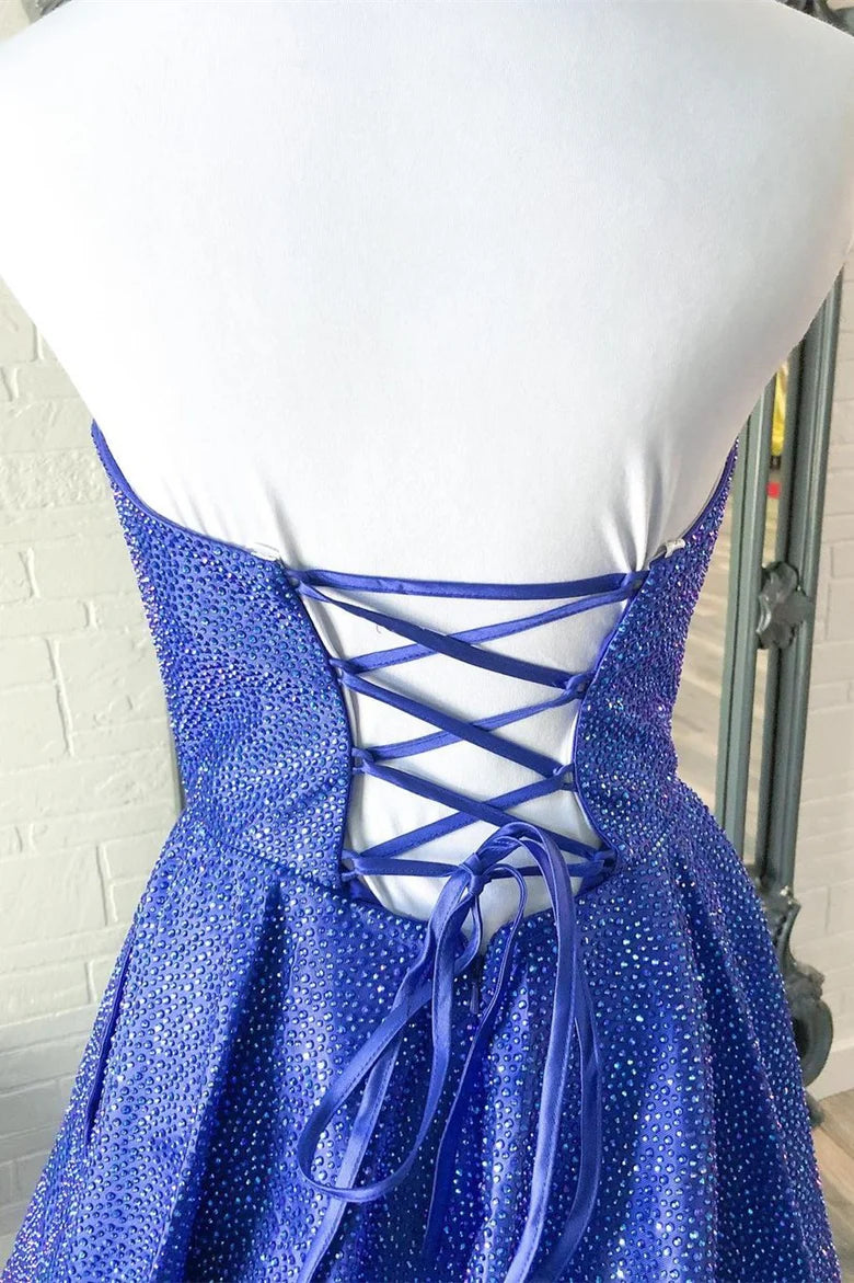 Vestido de fiesta sin tirantes, corte A y largo hasta el suelo con hombros descubiertos